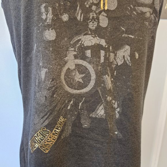Universal Studios Avengers Womens Tank Top Excellent Condition Size Medium - Picture 2 of 6